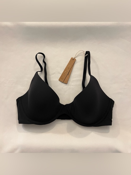 SKIMS Other - SKIMS FITS EVERYBODY PLUNGE BRA